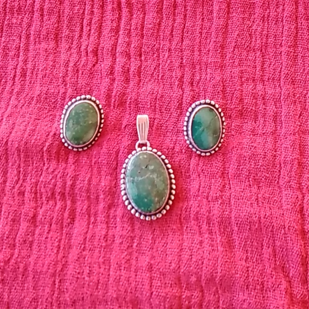 Native American crafted pendant and earrings set.